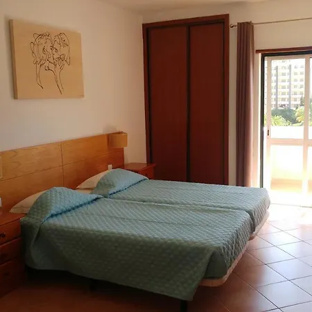 Castelos Da Rocha מלון דירות