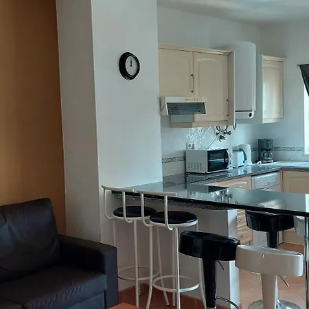 アパートホテル Castelos Da Rocha 4*