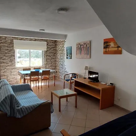 Castelos Da Rocha מלון דירות 3*