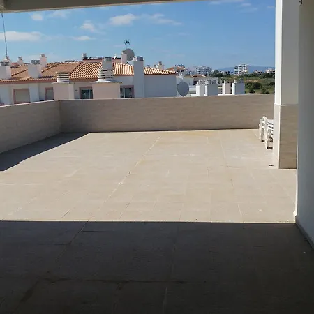 Castelos Da Rocha מלון דירות 3*