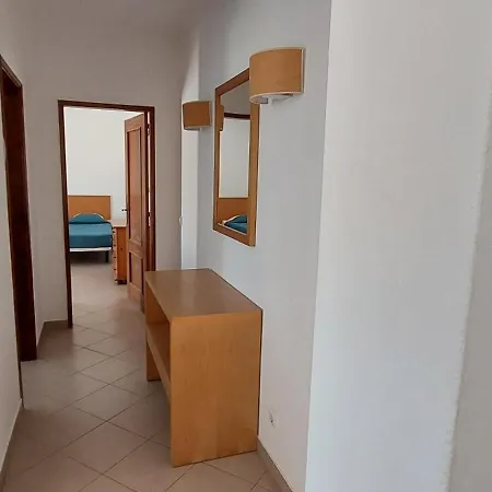 Castelos Da Rocha Lägenhetshotell 3*